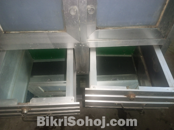 Cash box